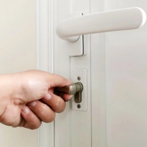 Thumb Turn Lock - New Fire Safety Regulations For Airbnb And Short Let Holiday Homes In The UK
