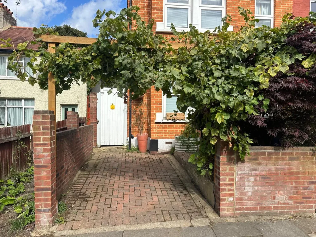 offstreet parking space - Bramley